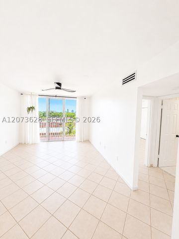 3551 SW 9th Ter 502, Miami, FL 33135