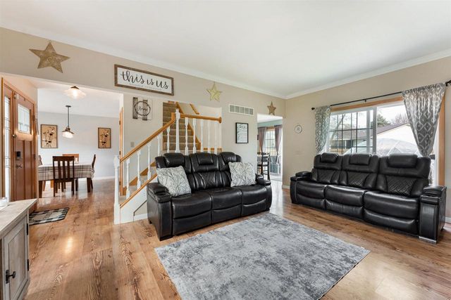 1320 Montclair Place, Fort Atkinson, WI 53538