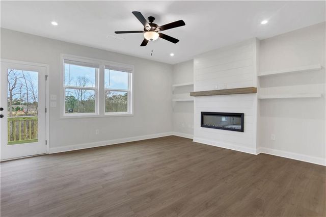 324 Sunset Hollow Street 23, Sugar Hill, GA 30518