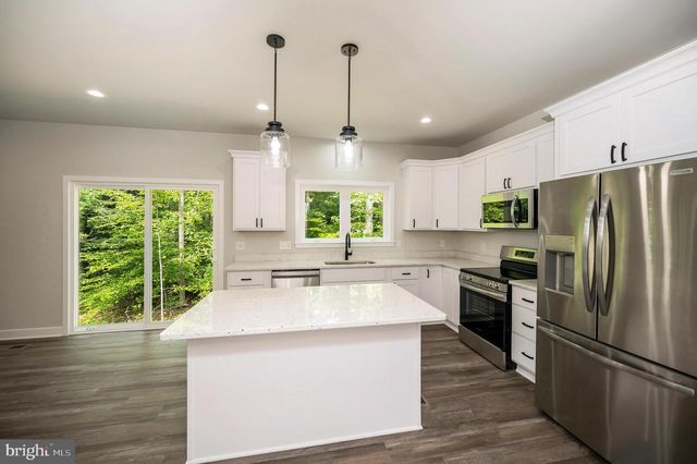 10602 GREENWOOD DR, Spotsylvania, VA 22553