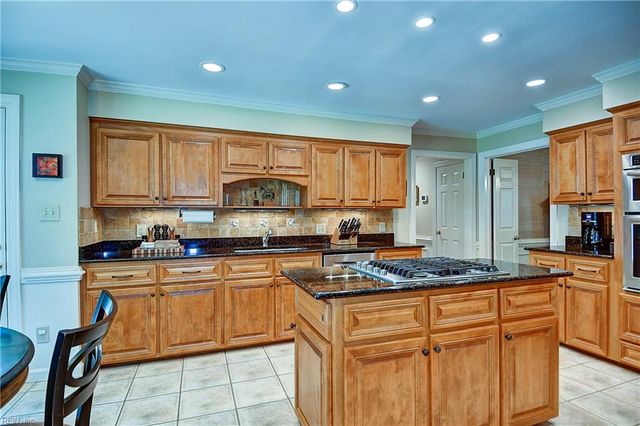 908 Kings XRS, Virginia Beach, VA 23452