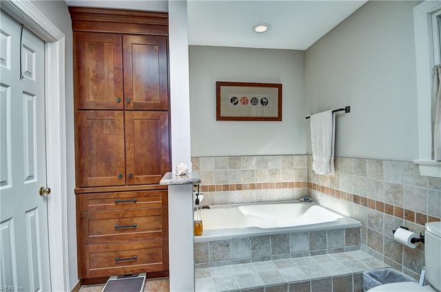 908 Kings XRS, Virginia Beach, VA 23452