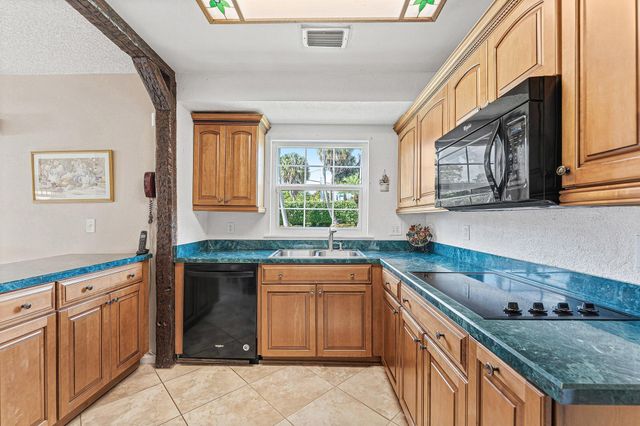 3643 Avenue Montresor, Delray Beach, FL 33445