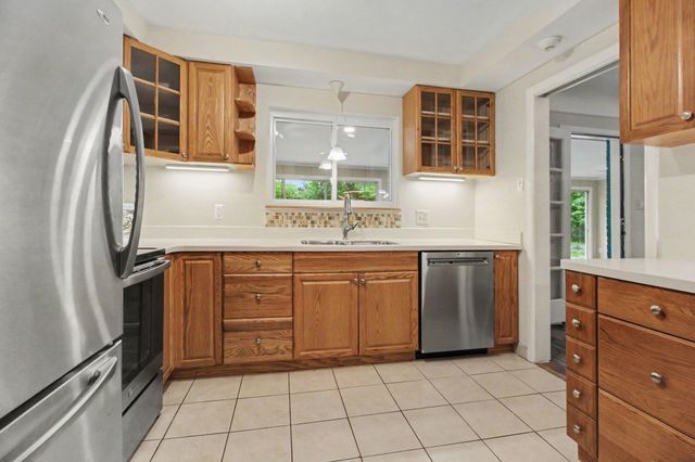 20761 W 13 Mile Road, Beverly Hills Vllg, MI 48025