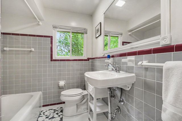 20761 W 13 Mile Road, Beverly Hills Vllg, MI 48025