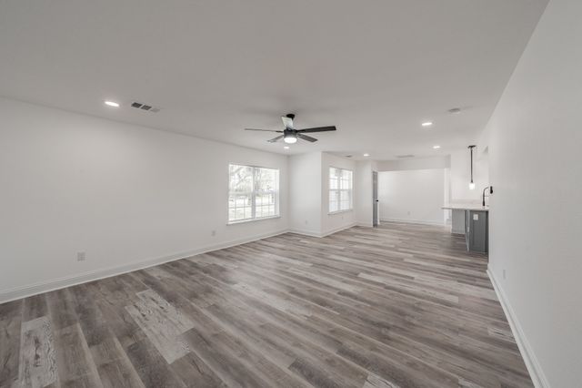 207 N Hickory Street, Venus, TX 76084