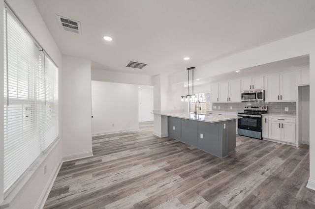 207 N Hickory Street, Venus, TX 76084