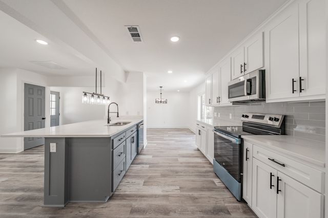 207 N Hickory Street, Venus, TX 76084