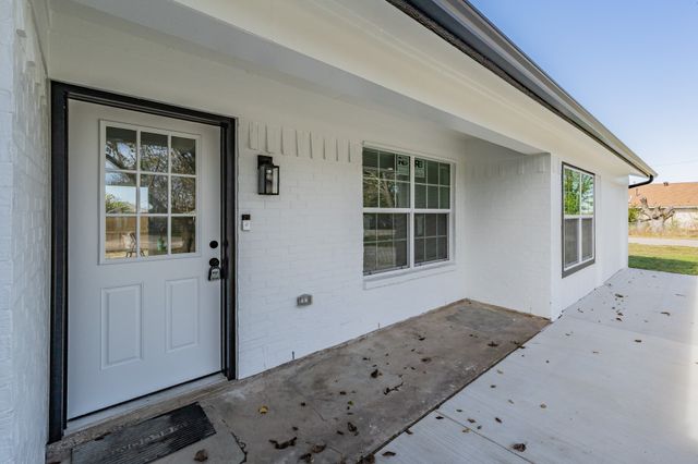 207 N Hickory Street, Venus, TX 76084