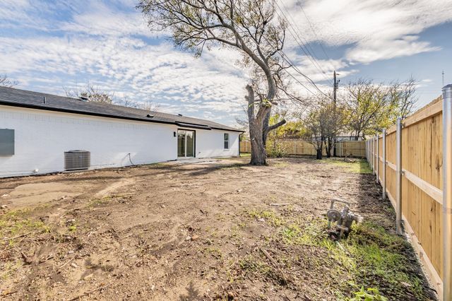 207 N Hickory Street, Venus, TX 76084