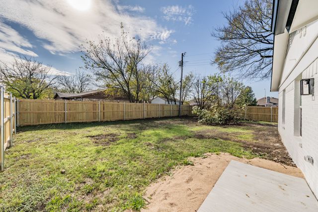 207 N Hickory Street, Venus, TX 76084