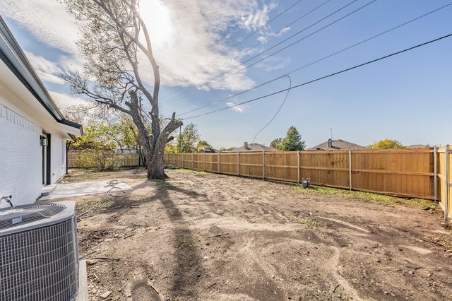 207 N Hickory Street, Venus, TX 76084