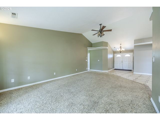 6876 SIMEON Dr, Springfield, OR 97478