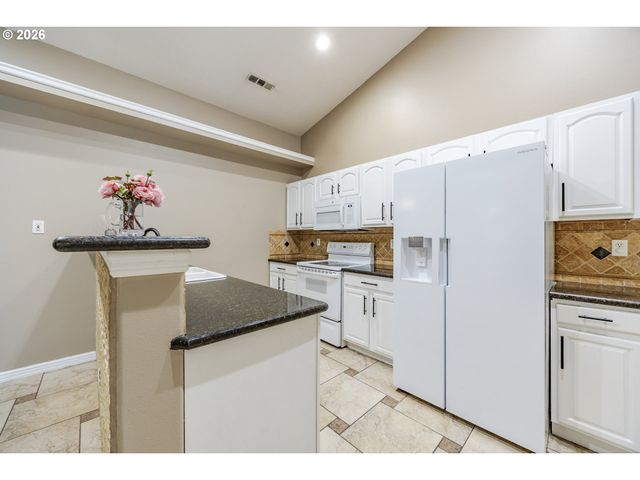 6876 SIMEON Dr, Springfield, OR 97478
