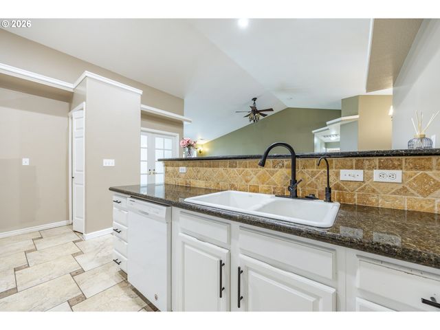 6876 SIMEON Dr, Springfield, OR 97478