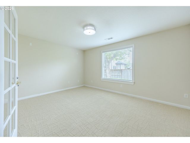 6876 SIMEON Dr, Springfield, OR 97478