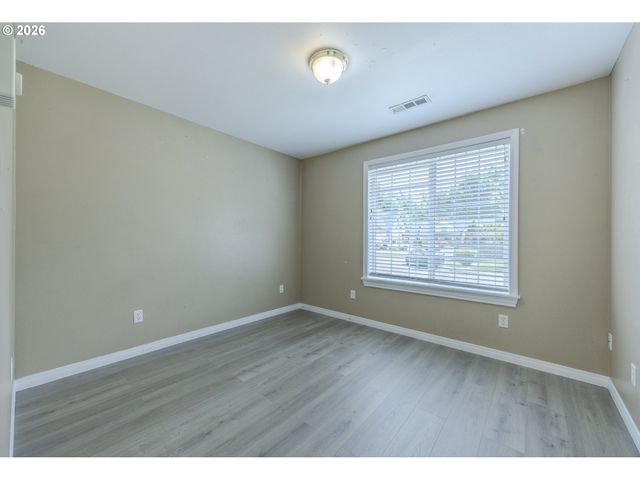 6876 SIMEON Dr, Springfield, OR 97478