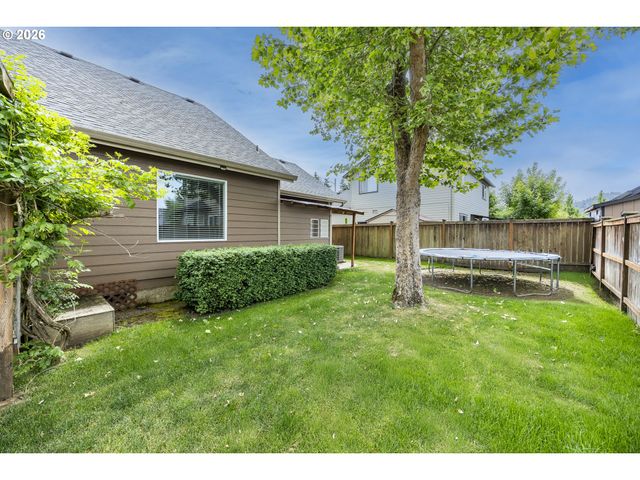 6876 SIMEON Dr, Springfield, OR 97478