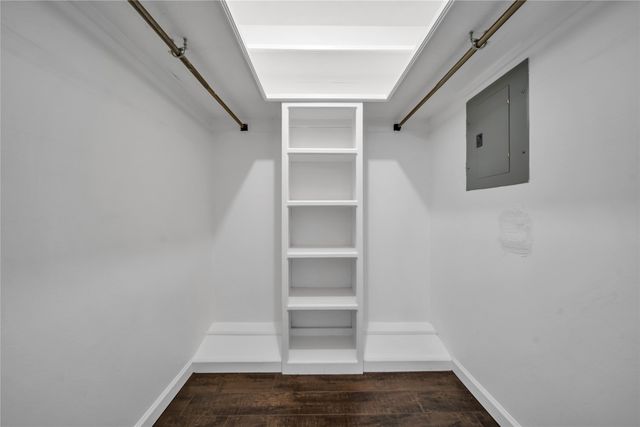 5043 Les Chateaux Drive 214, Dallas, TX 75235