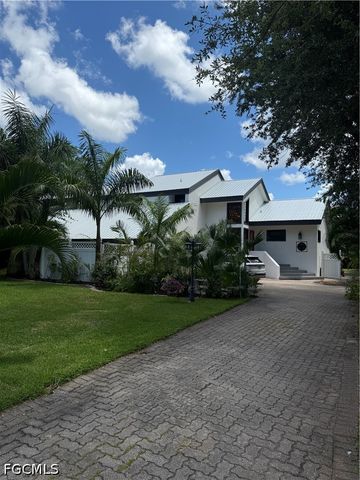15793 San Antonio CT, Fort Myers, FL 33908