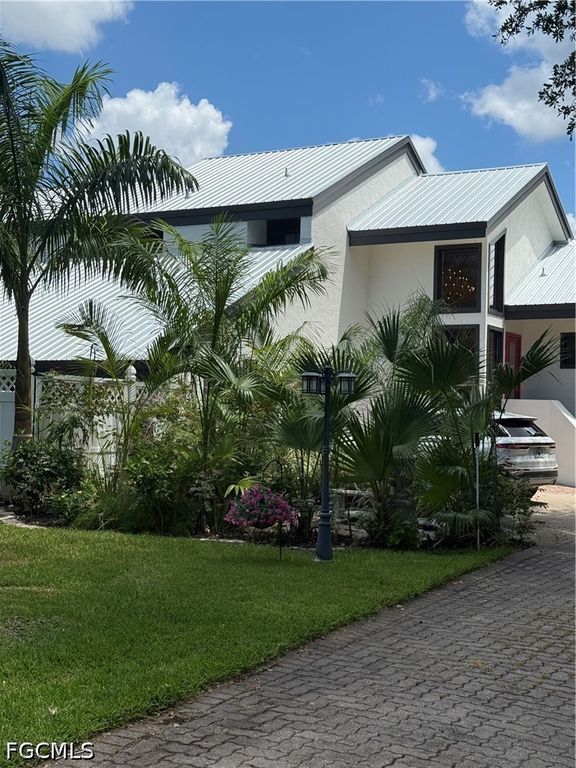 15793 San Antonio CT, Fort Myers, FL 33908
