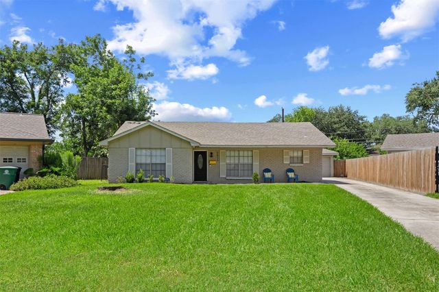 5826 Spruce Forest Drive, Houston, TX 77092
