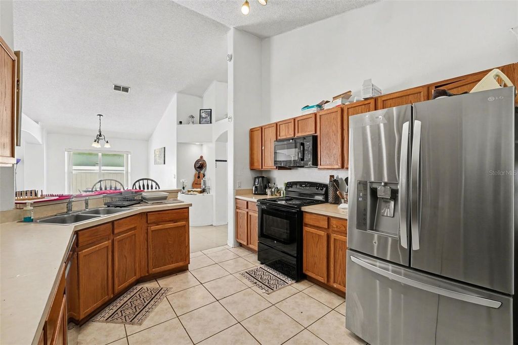 Image 8 of property listing at 4624 EAGLET LANE, Kissimmee, FL 34746