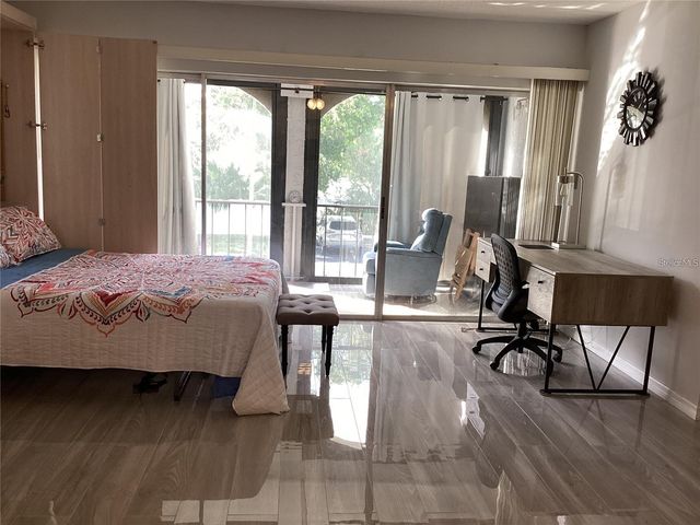 7701 STARKEY ROAD 704, Seminole, FL 33777