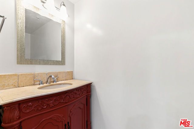 8541 Alcott Street 101, Los Angeles, CA 90035