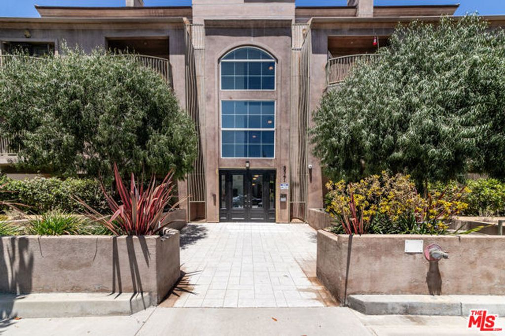 8541 Alcott Street 101, Los Angeles, CA 90035