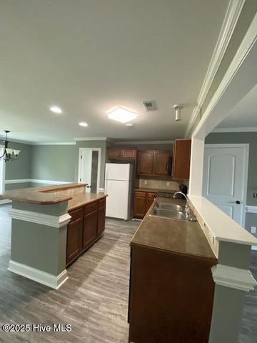105 South Pointe Drive A, Winterville, NC 28590