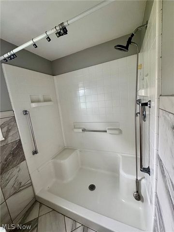 2173 Clearview Drive, Warren, OH 44483