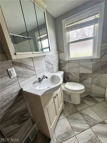 2173 Clearview Drive, Warren, OH 44483