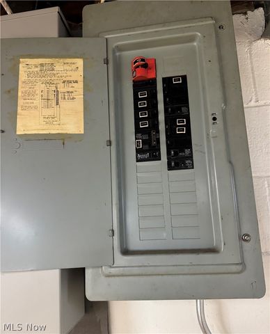 2173 Clearview Drive, Warren, OH 44483