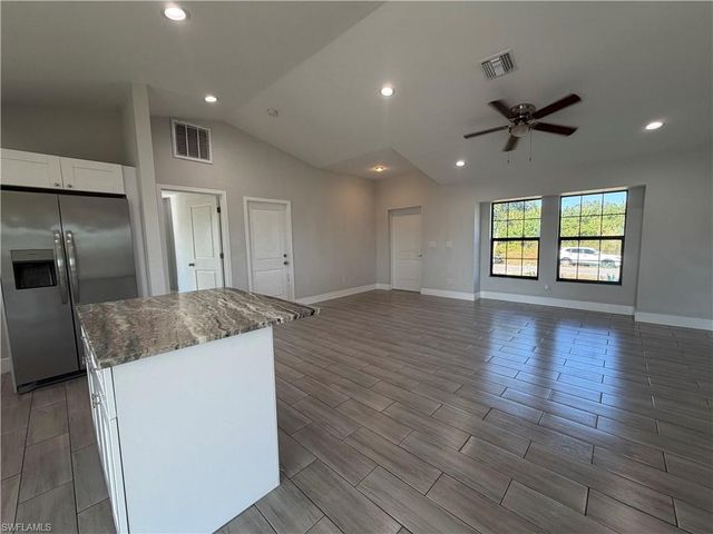 2601 43rd ST SW, Lehigh Acres, FL 33976