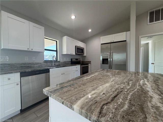 2601 43rd ST SW, Lehigh Acres, FL 33976