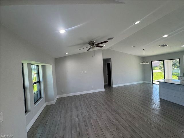 2601 43rd ST SW, Lehigh Acres, FL 33976