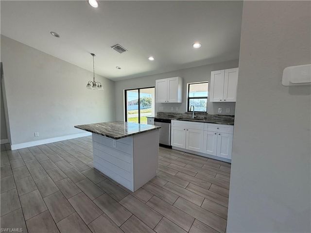 2601 43rd ST SW, Lehigh Acres, FL 33976