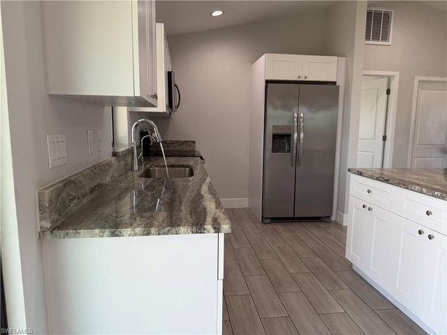 2601 43rd ST SW, Lehigh Acres, FL 33976