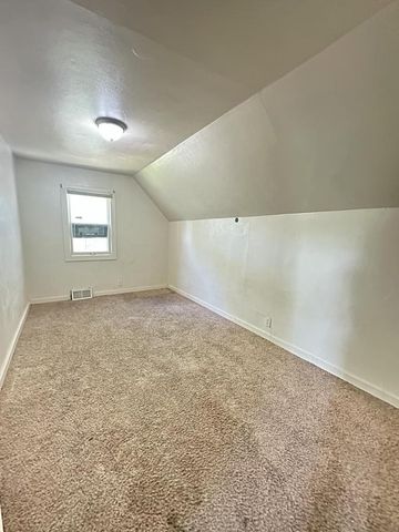 5037 N 32nd STREET, Milwaukee, WI 53209