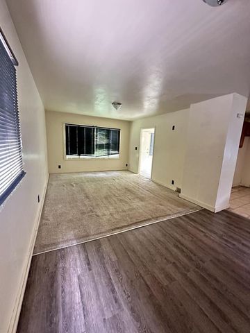 5037 N 32nd STREET, Milwaukee, WI 53209