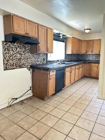 5037 N 32nd STREET, Milwaukee, WI 53209