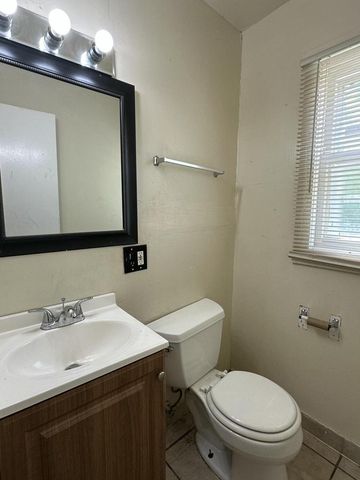 5037 N 32nd STREET, Milwaukee, WI 53209