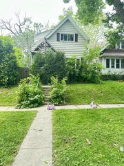 5037 N 32nd STREET, Milwaukee, WI 53209