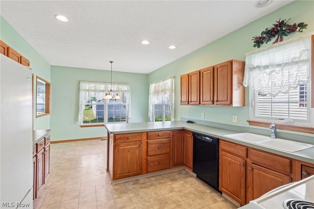 173 Saint Charles Place, Elyria, OH 44035