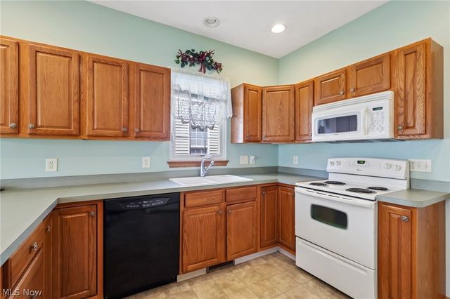 173 Saint Charles Place, Elyria, OH 44035