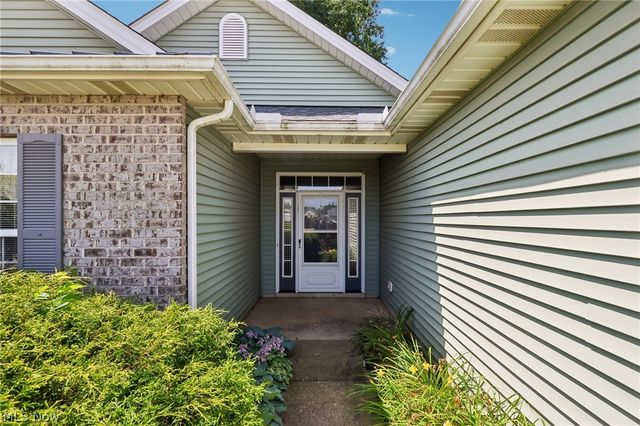 173 Saint Charles Place, Elyria, OH 44035