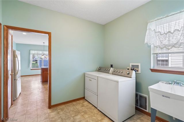 173 Saint Charles Place, Elyria, OH 44035