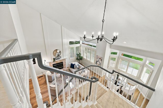 5120 Keller Ridge Dr, Clayton, CA 94517