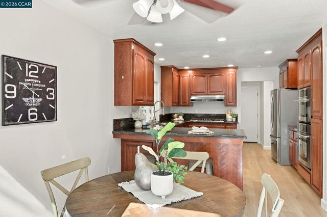 5120 Keller Ridge Dr, Clayton, CA 94517